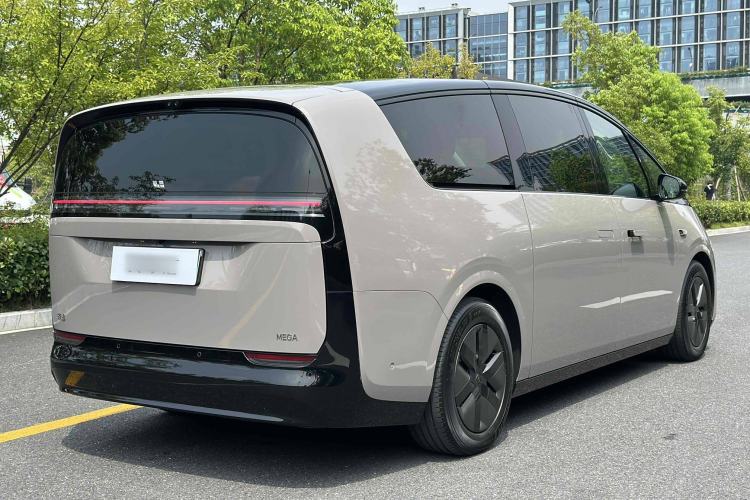 Used Li Auto MEGA 2024 Ultra Model Exterior 6