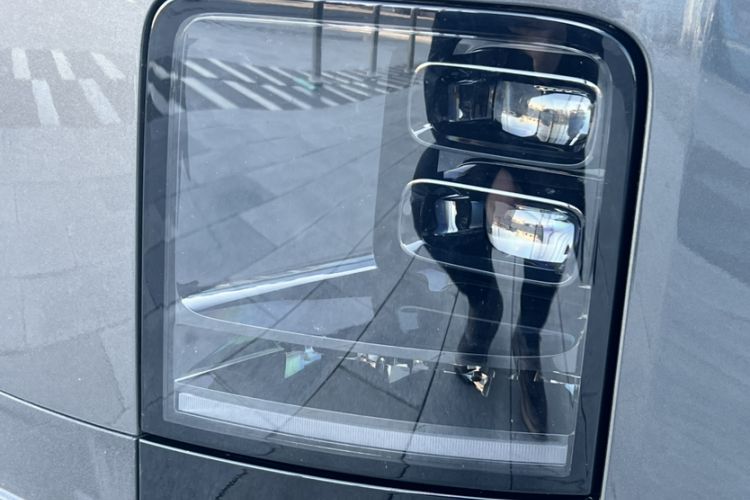 Used Li Auto MEGA 2024 Ultra Model Exterior 6