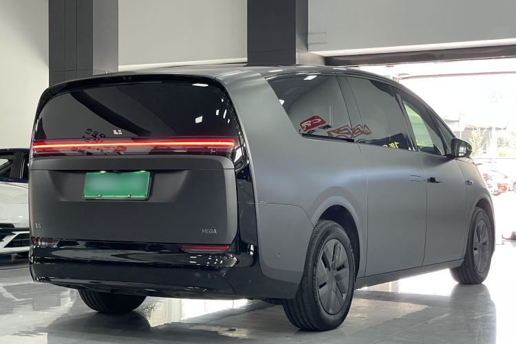 Used Li Auto MEGA 2024 Ultra Model Exterior 6