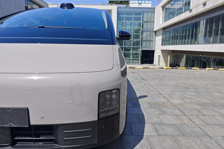 Used Li Auto MEGA 2024 Ultra Model Exterior 7