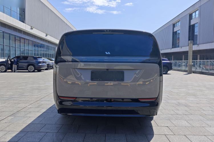 Used Li Auto MEGA 2024 Ultra Model Exterior 8
