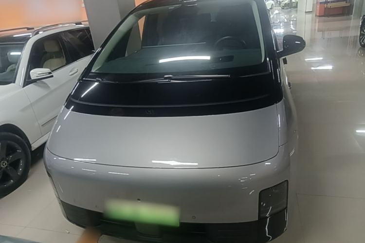 Used Li Auto MEGA 2024 Ultra Model Front