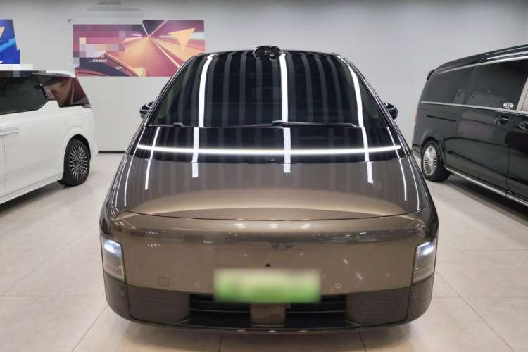Used Li Auto MEGA 2024 Ultra Model Front
