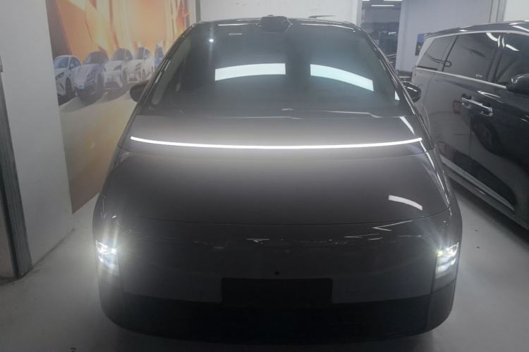 Used Li Auto MEGA 2024 Ultra Model Front