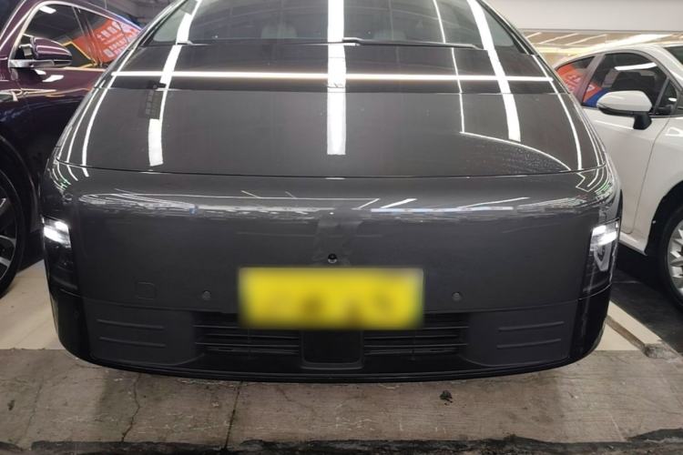 Used Li Auto MEGA 2024 Ultra Model Front