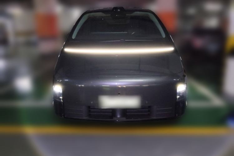 Used Li Auto MEGA 2024 Ultra Model Front