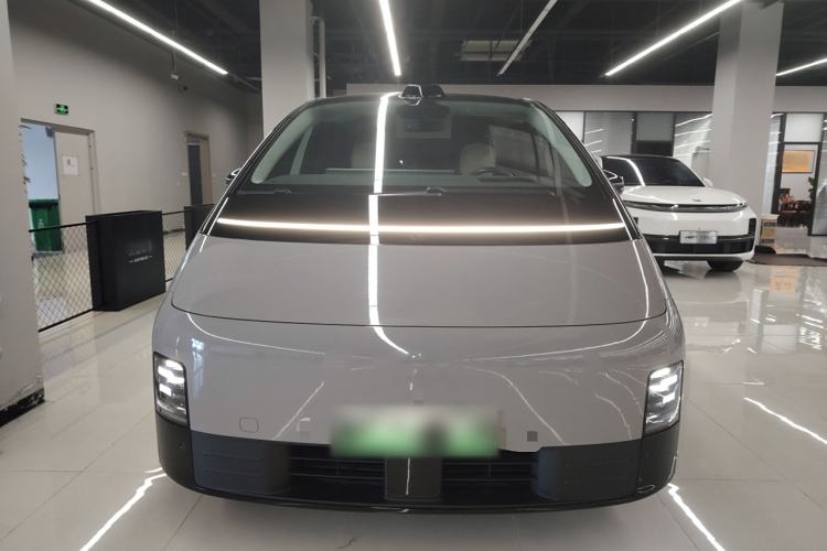 Used Li Auto MEGA 2024 Ultra Model Front