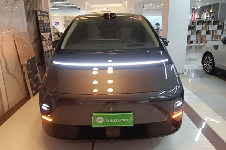Used Li Auto MEGA 2024 Ultra Model Front
