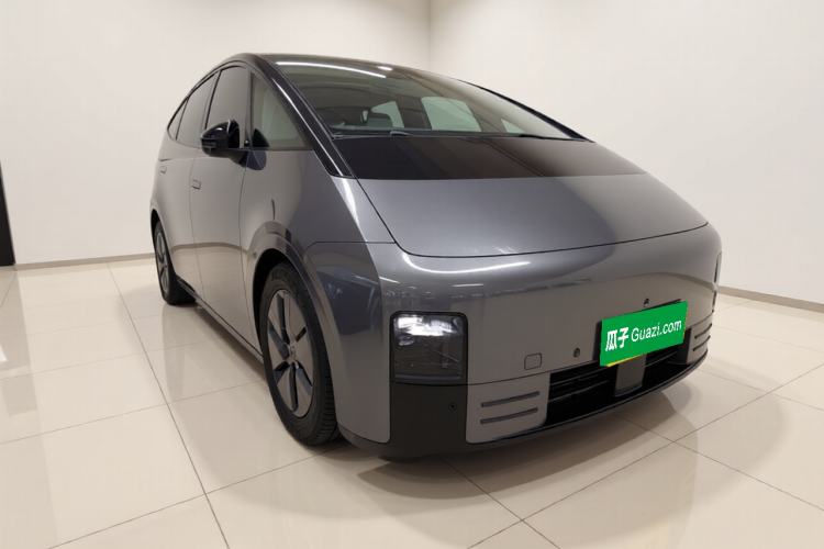 Used Li Auto MEGA 2024 Ultra Model Front Right 45 Deg