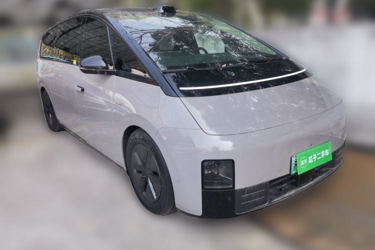 Used Li Auto MEGA 2024 Ultra Model Front Right 45 Deg