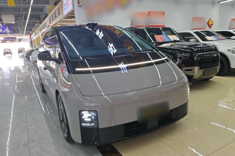 Used Li Auto MEGA 2024 Ultra Model Front Right 45 Deg