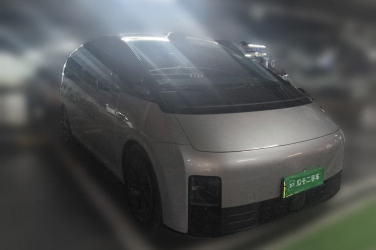Used Li Auto MEGA 2024 Ultra Model Front Right 45 Deg