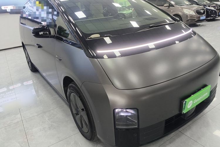 Used Li Auto MEGA 2024 Ultra Model Front Right 45 Deg