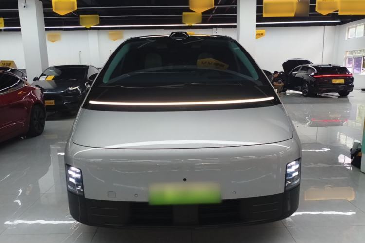 Used Li Auto MEGA 2024 Ultra Model Front