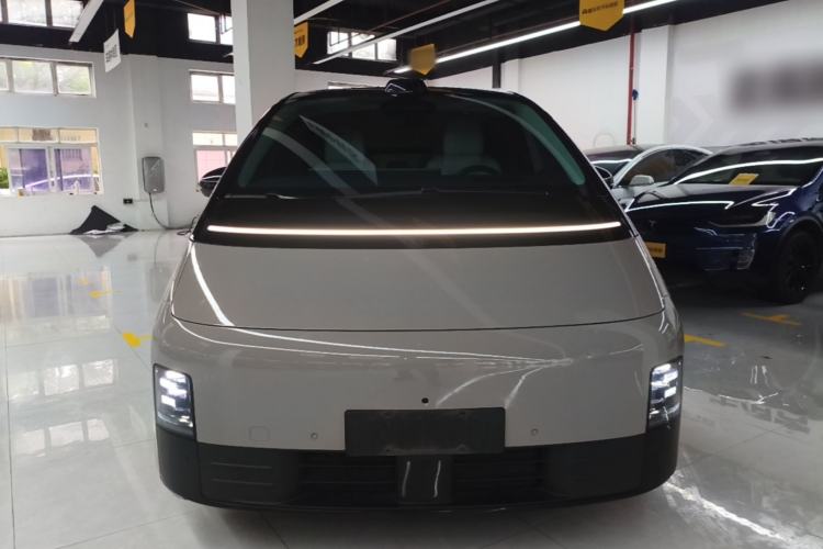 Used Li Auto MEGA 2024 Ultra Model Front