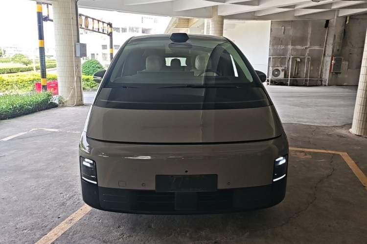 Used Li Auto MEGA 2024 Ultra Model Front