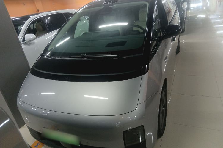 Used Li Auto MEGA 2024 Ultra Model Front