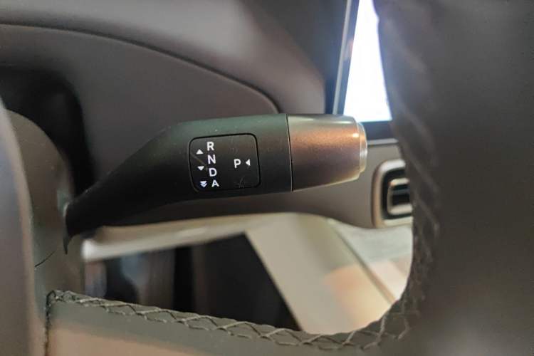 Used Li Auto MEGA 2024 Ultra Model Gear Lever
