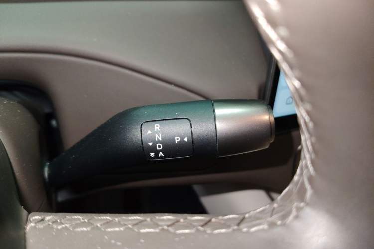 Used Li Auto MEGA 2024 Ultra Model Gear Lever