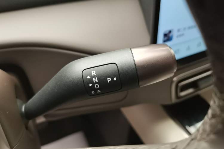 Used Li Auto MEGA 2024 Ultra Model Gear Lever