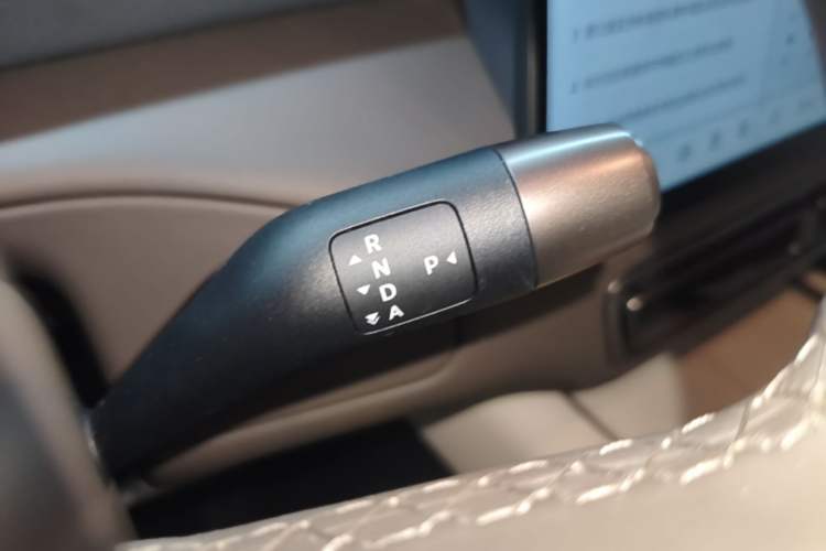 Used Li Auto MEGA 2024 Ultra Model Gear Lever