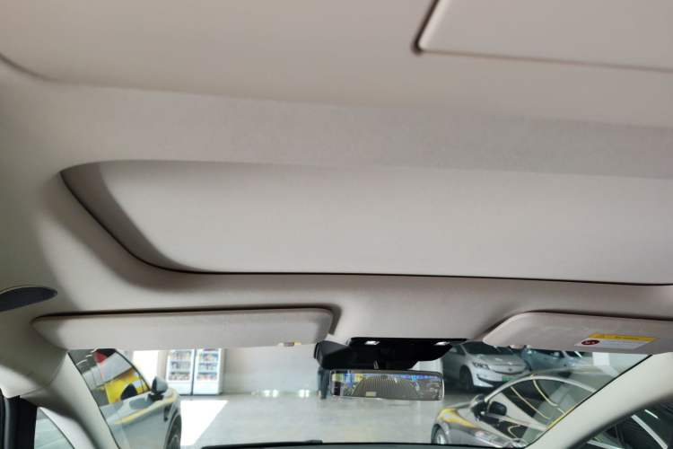 Used Li Auto MEGA 2024 Ultra Model Headliner