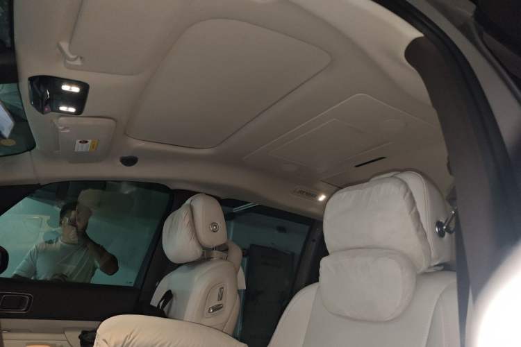 Used Li Auto MEGA 2024 Ultra Model Headliner