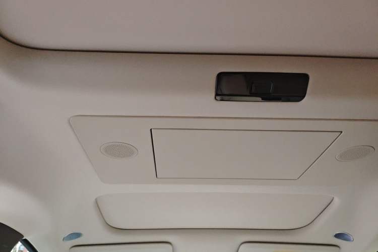 Used Li Auto MEGA 2024 Ultra Model Headliner