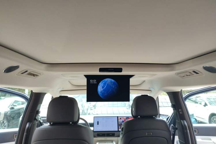 Used Li Auto MEGA 2024 Ultra Model Headliner