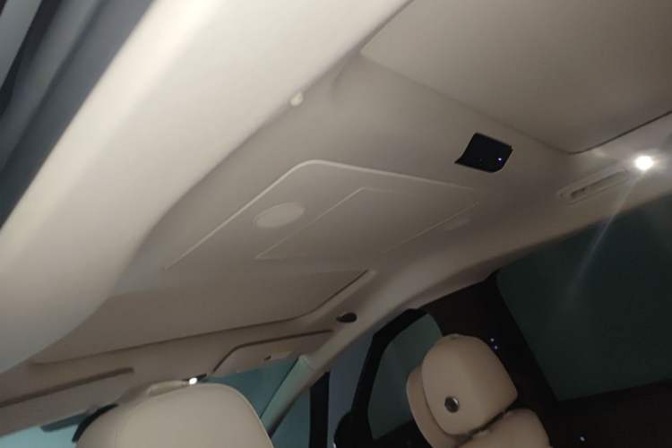 Used Li Auto MEGA 2024 Ultra Model Headliner