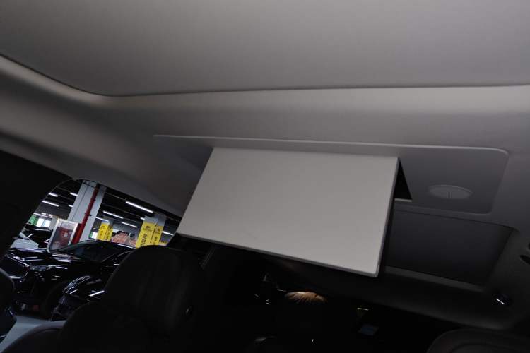 Used Li Auto MEGA 2024 Ultra Model Headliner