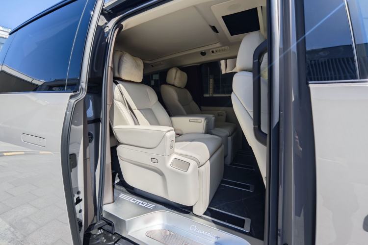 Used Li Auto MEGA 2024 Ultra Model Interior 1