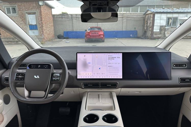 Used Li Auto MEGA 2024 Ultra Model Interior 1