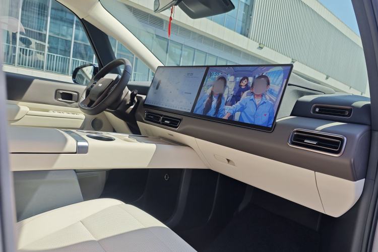 Used Li Auto MEGA 2024 Ultra Model Interior 11