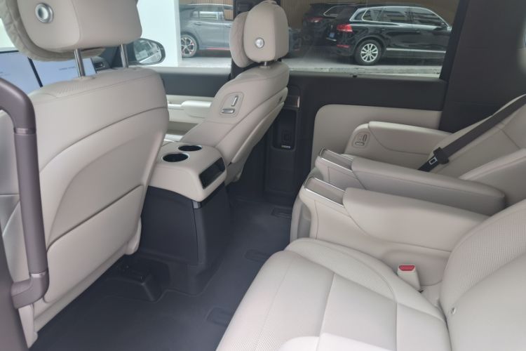 Used Li Auto MEGA 2024 Ultra Model Interior 2