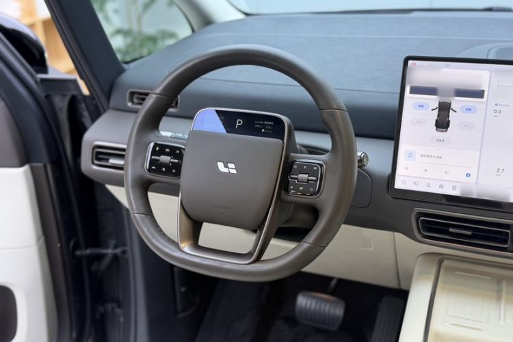 Used Li Auto MEGA 2024 Ultra Model Interior 3