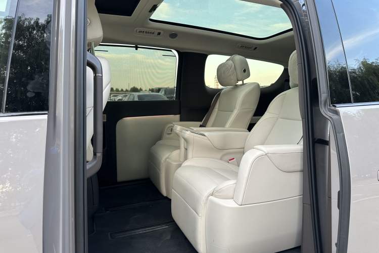 Used Li Auto MEGA 2024 Ultra Model Interior 3