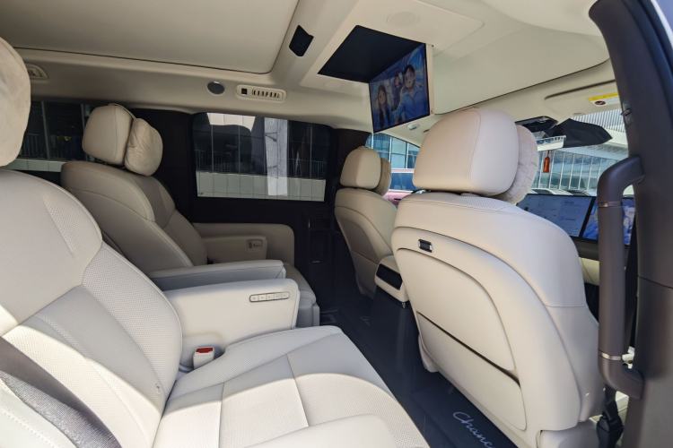 Used Li Auto MEGA 2024 Ultra Model Interior 4