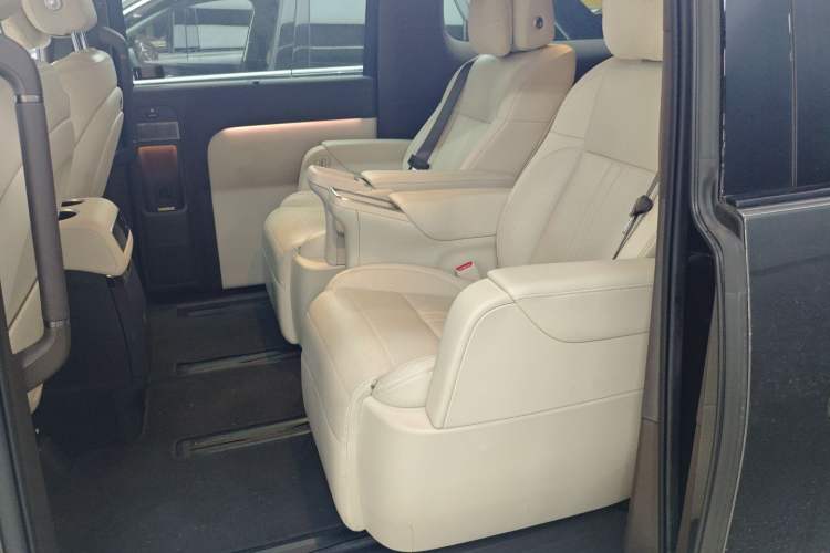 Used Li Auto MEGA 2024 Ultra Model Interior 4