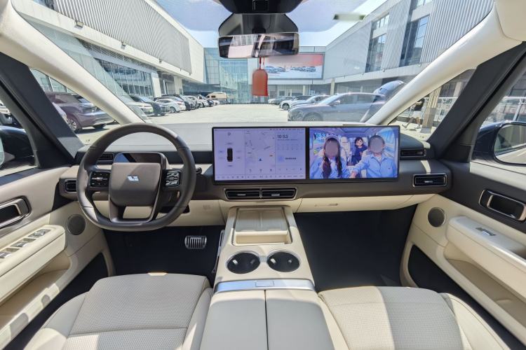 Used Li Auto MEGA 2024 Ultra Model Interior 5