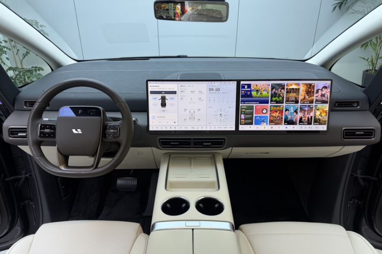 Used Li Auto MEGA 2024 Ultra Model Interior 7