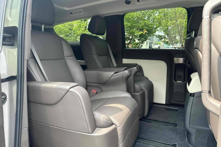 Used Li Auto MEGA 2024 Ultra Model Interior 7