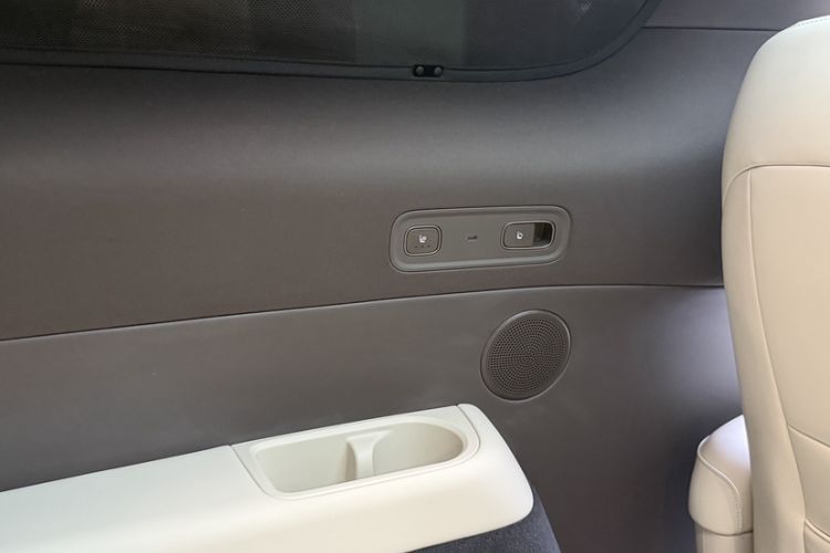 Used Li Auto MEGA 2024 Ultra Model Interior 8