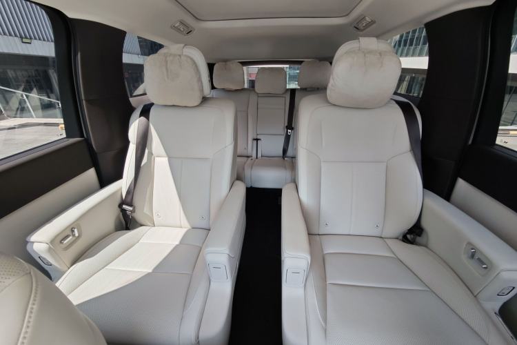 Used Li Auto MEGA 2024 Ultra Model Interior 9