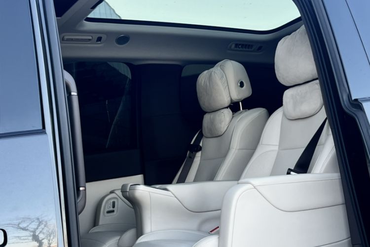 Used Li Auto MEGA 2024 Ultra Model Interior 9