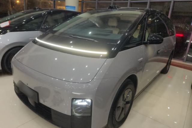 Used Li Auto MEGA 2024 Ultra Model