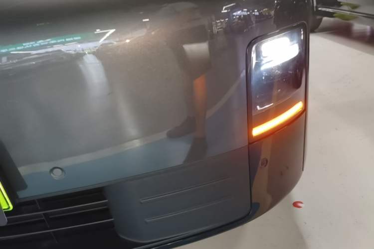 Used Li Auto MEGA 2024 Ultra Model Left Front Headlight