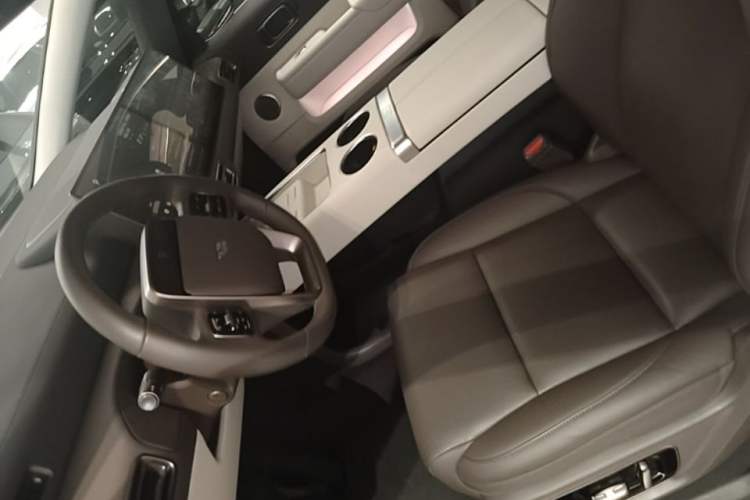 Used Li Auto MEGA 2024 Ultra Model Left Front Seat