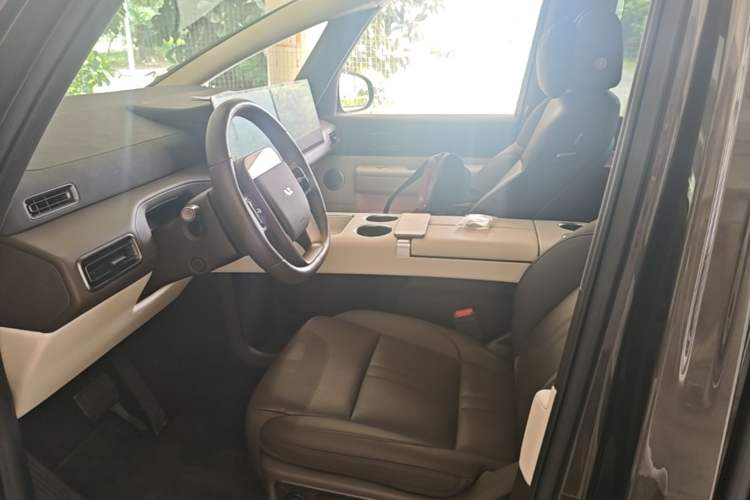 Used Li Auto MEGA 2024 Ultra Model Left Front Seat