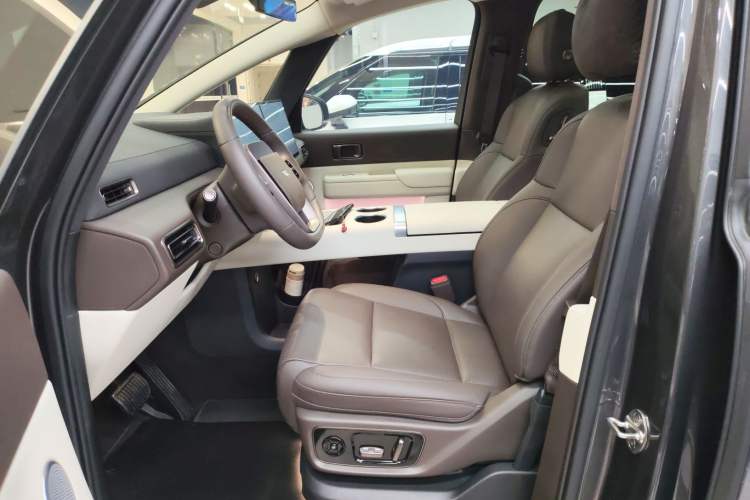 Used Li Auto MEGA 2024 Ultra Model Left Front Seat